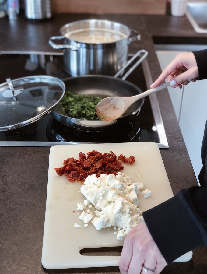 Gnocchi mit Spinat, Tomaten & Feta